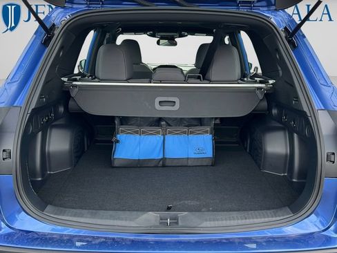 Used 2026 Subaru Forester AWD/4WD image 12