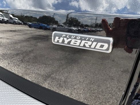 New 2025 Ford Escape SE w/ PHEV Premium Package image 21