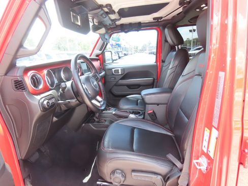 Used 2019 Jeep Wrangler Unlimited Rubicon w/ Cold Weather Group AWD/4WD image 25