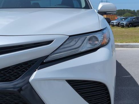 Used 2019 Toyota Camry XSE image 12