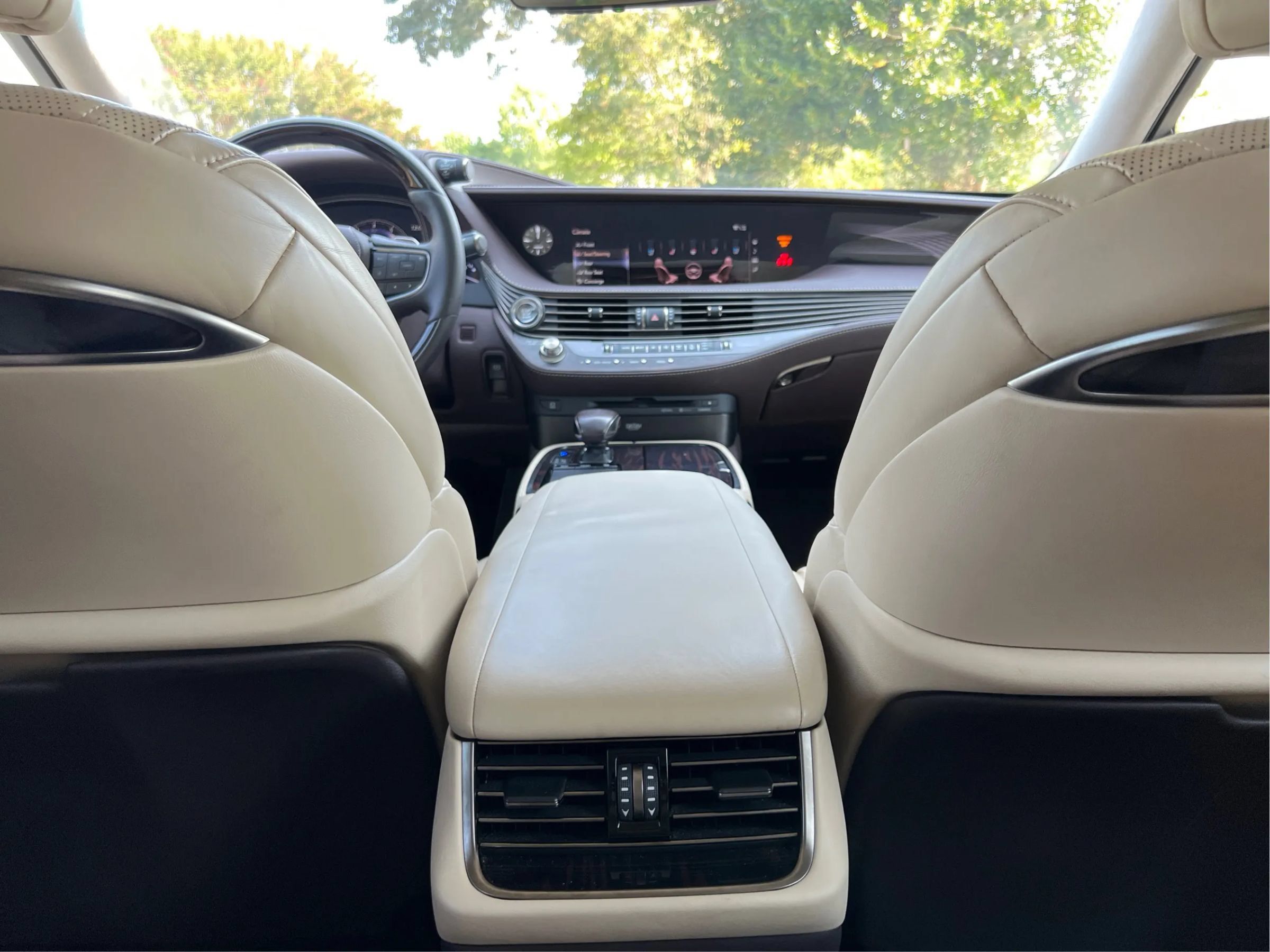 Used 2018 Lexus LS 500 w/ Luxury Package RWD image 28