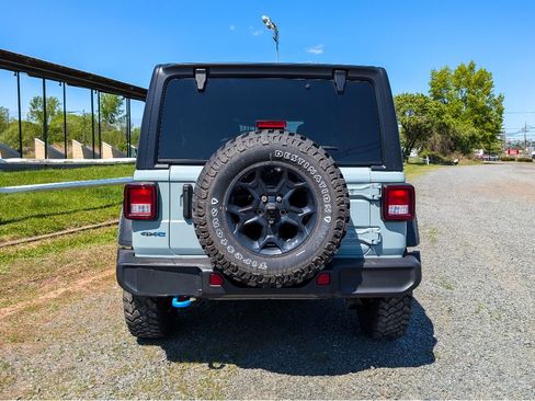 Used 2023 Jeep Wrangler Unlimited w/ Cold Weather Group AWD/4WD image 6