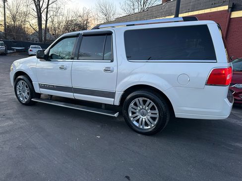 Used 2013 Lincoln Navigator L 4WD w/ HD Trailer Tow Pkg image 3