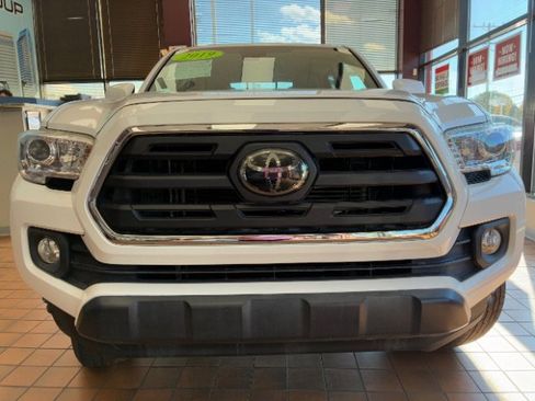 Used 2019 Toyota Tacoma SR5 image 4