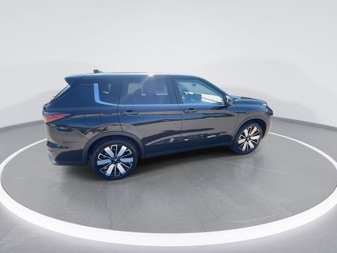 Used 2025 Mitsubishi Outlander SE FWD image 9