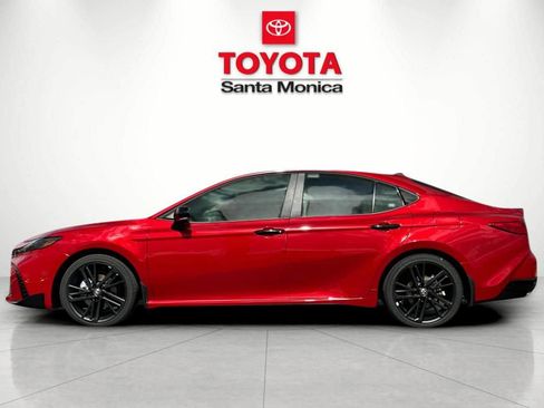 New 2026 Toyota Camry Hybrid FWD image 8