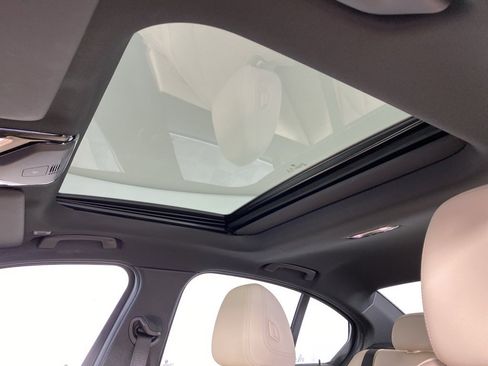 Certified 2023 BMW 330i xDrive Sedan w/ Driving Assistance Package image 18