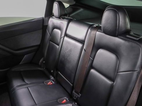 Used 2024 Tesla Model Y Long Range image 23