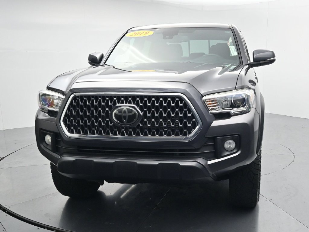 Used 2019 Toyota Tacoma TRD Off-Road AWD/4WD image 3