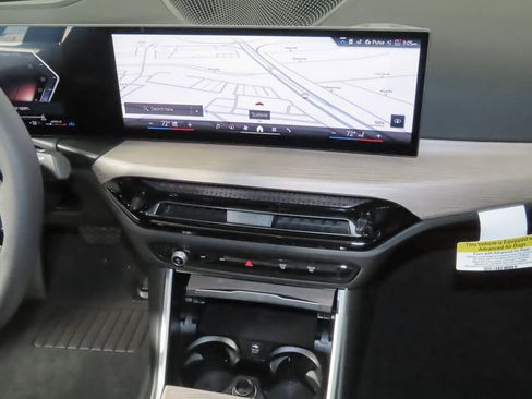 Used 2025 BMW 330i xDrive Sedan w/ Premium Package AWD/4WD image 21