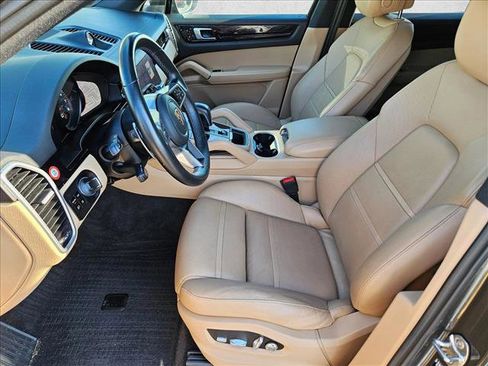 Used 2020 Porsche Cayenne image 17