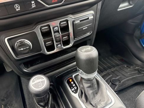 Used 2023 Jeep Wrangler Unlimited Sport AWD/4WD image 18