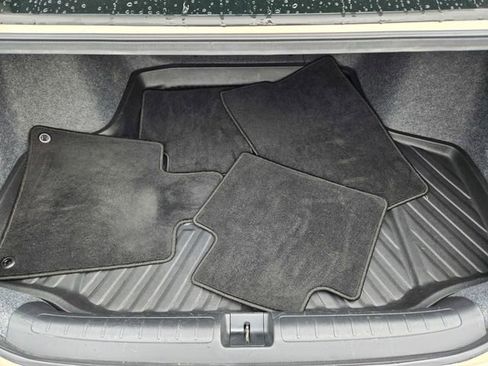 Used 2018 Honda Accord Touring image 9