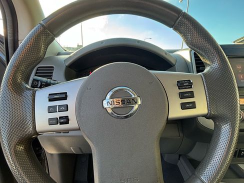 Used 2020 Nissan Frontier SV w/ Midnight Edition Floor Mats image 12