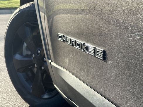 Certified 2021 Jeep Cherokee Latitude Plus image 12