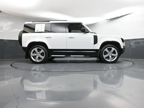 Used 2023 Land Rover Defender 110 X-Dynamic SE image 31