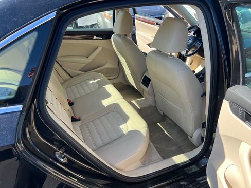 Used 2013 Volkswagen Passat TDI SEL Premium FWD image 8