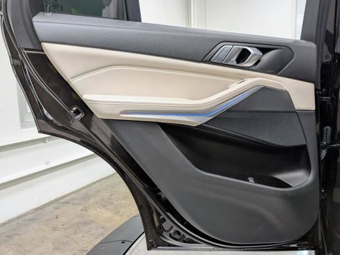 Used 2022 BMW X5 xDrive45e image 18