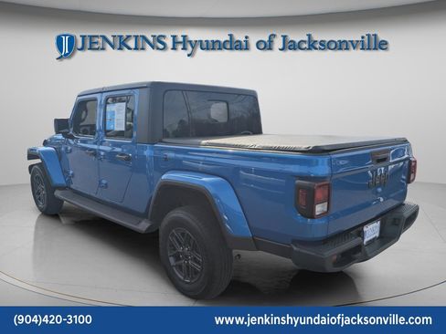 Used 2024 Jeep Gladiator Sport image 14