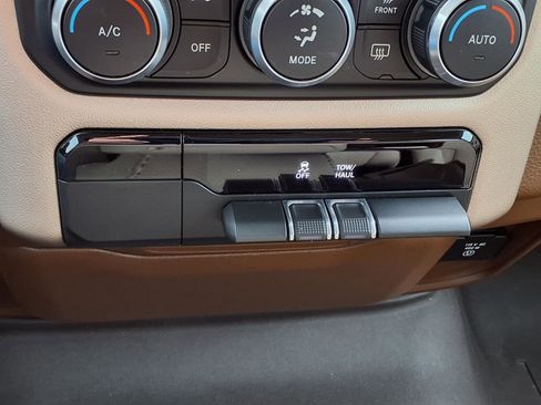 Used 2019 RAM 1500 Laramie RWD image 23