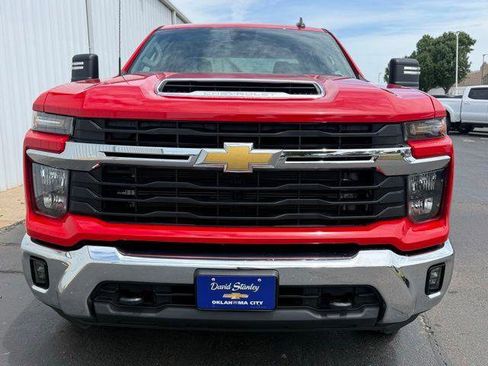 Used 2025 Chevrolet Silverado 2500 LT w/ Convenience Package AWD/4WD image 14