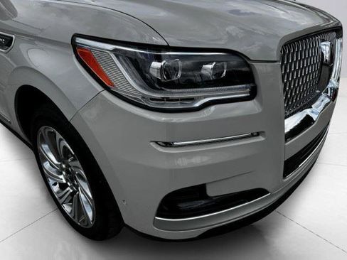 Used 2024 Lincoln Navigator L Reserve AWD/4WD image 11