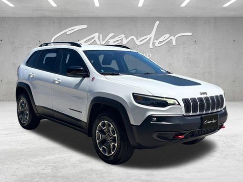 Used 2022 Jeep Cherokee Trailhawk w/ Trailer Tow Group AWD/4WD image 2