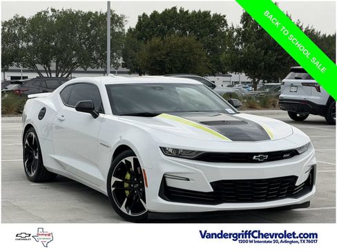 Used 2021 Chevrolet Camaro SS RWD image 2
