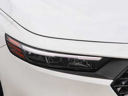Certified 2023 Honda Accord EX image 6