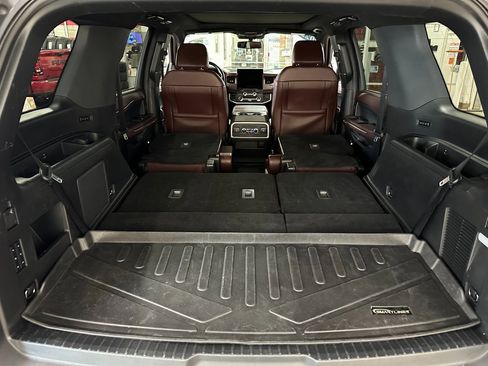 Used 2022 Ford Expedition Limited image 45