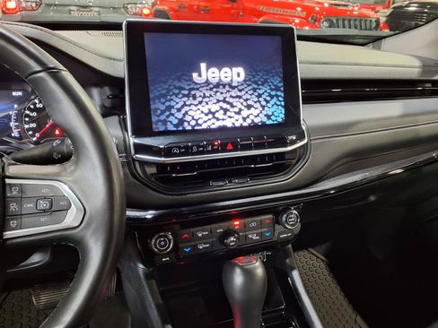 Used 2022 Jeep Compass Latitude w/ Convenience Group AWD/4WD image 9
