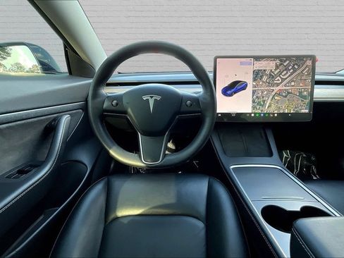 Used 2021 Tesla Model 3 Standard Range Plus RWD image 5