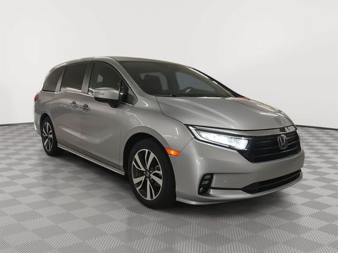 Used 2023 Honda Odyssey Touring image 4