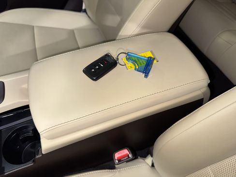 Used 2016 Lexus ES 350 w/ Accessory Package 2 image 28