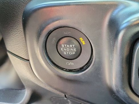 Used 2022 Jeep Wrangler Sport AWD/4WD image 23