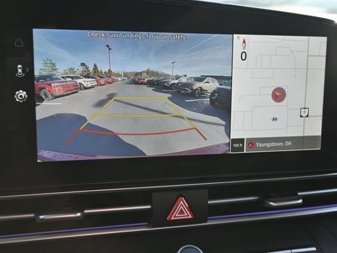 Used 2024 Hyundai Elantra SEL w/ Convenience Package image 19