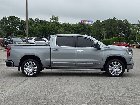 Used 2024 Chevrolet Silverado 1500 High Country w/ High Country Premium Package AWD/4WD image 6