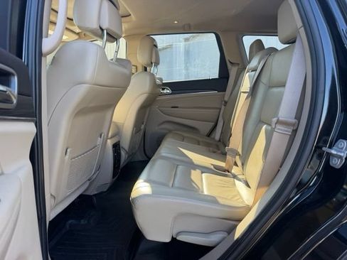 Used 2019 Jeep Grand Cherokee Limited AWD/4WD image 10