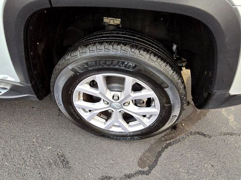 Used 2022 Jeep Grand Cherokee Limited image 8