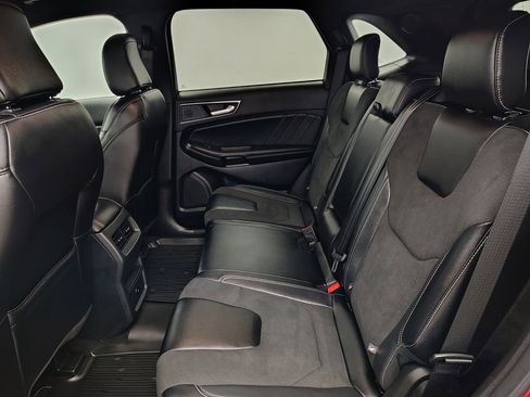 Used 2024 Ford Edge ST image 25