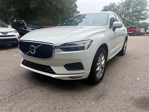 Used 2021 Volvo XC60 T5 Momentum w/ Premium Package AWD/4WD image 4