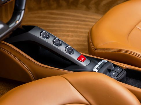 Used 2018 Ferrari 488 Spider RWD image 39