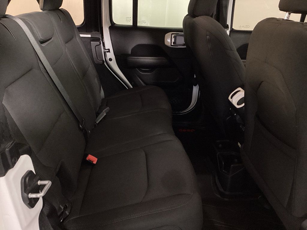 Used 2020 Jeep Wrangler Unlimited Sahara AWD/4WD image 11