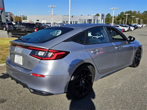 Used 2023 Honda Civic Sport image 12