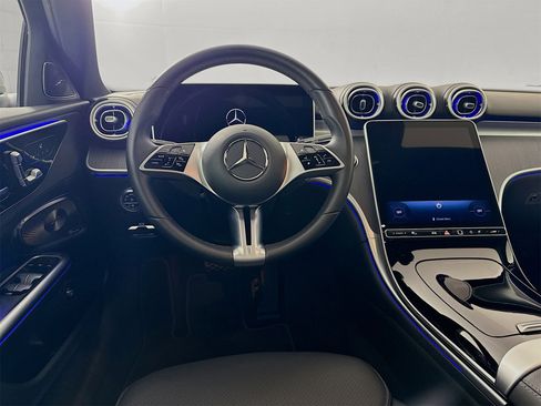 Used 2025 Mercedes-Benz C 300 4MATIC Sedan image 25