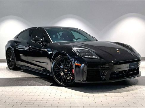 Used 2025 Porsche Panamera GTS image 12