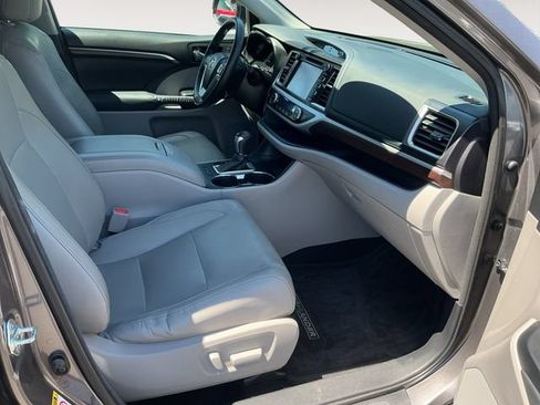 Used 2015 Toyota Highlander Limited AWD/4WD image 15