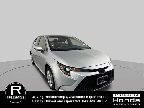 Used 2020 Toyota Corolla LE FWD image 3