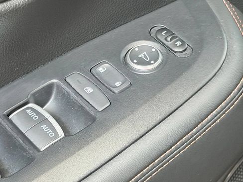 Used 2024 Honda HR-V Sport image 11