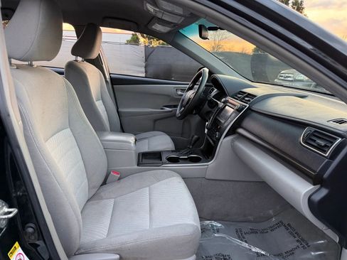 Used 2015 Toyota Camry LE image 18